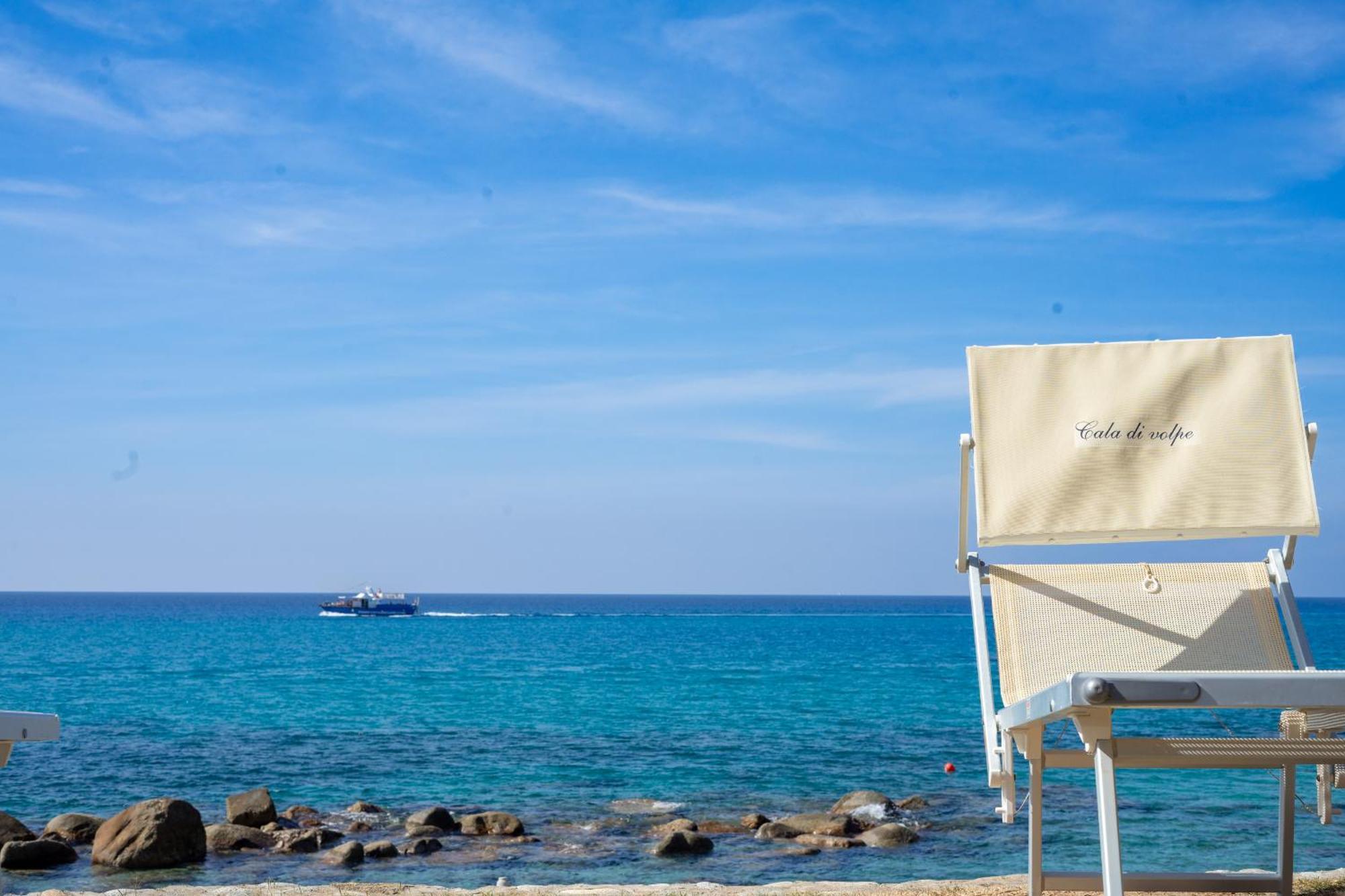 Hotel Villaggio Cala Di Volpe Capo Vaticano Exteriör bild