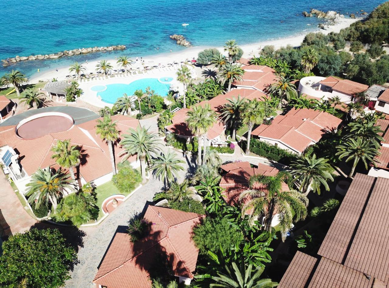 Hotel Villaggio Cala Di Volpe Capo Vaticano Exteriör bild