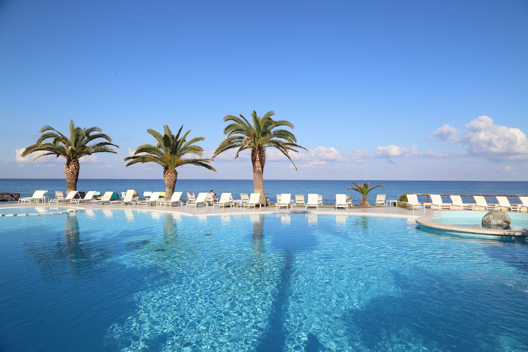 Hotel Villaggio Cala Di Volpe Capo Vaticano Exteriör bild